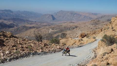 Llegando al altiplano de Salmah, unas de las tantas cuestas imposibles de Omán