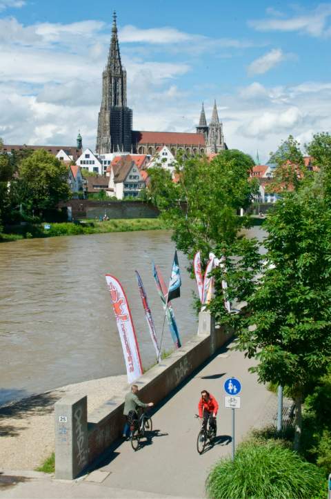 Danubio y catedral de Ulm
